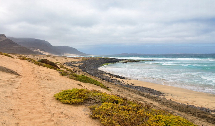 CABO VERDE- Isla de Sao Vicente desde península