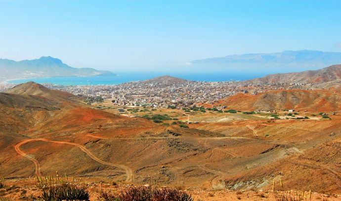 CABO VERDE- Isla de Sao Vicente desde península