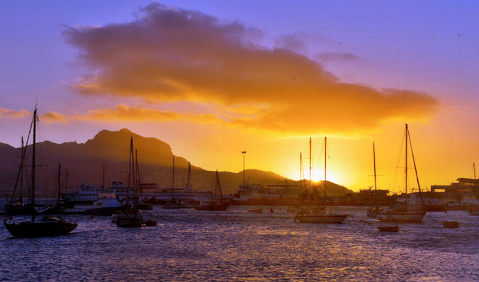 CABO VERDE- Isla de Sao Vicente desde península